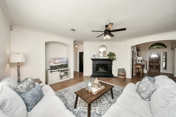 $344,900 | 20318 Mammoth Falls Drive, Tomball, TX 77375
