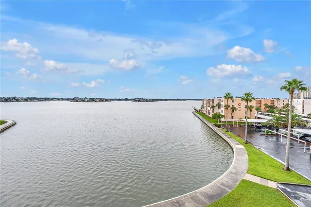$375,000 | 7700 Sun Island Drive South, Unit 401, South Pasadena, FL 33707