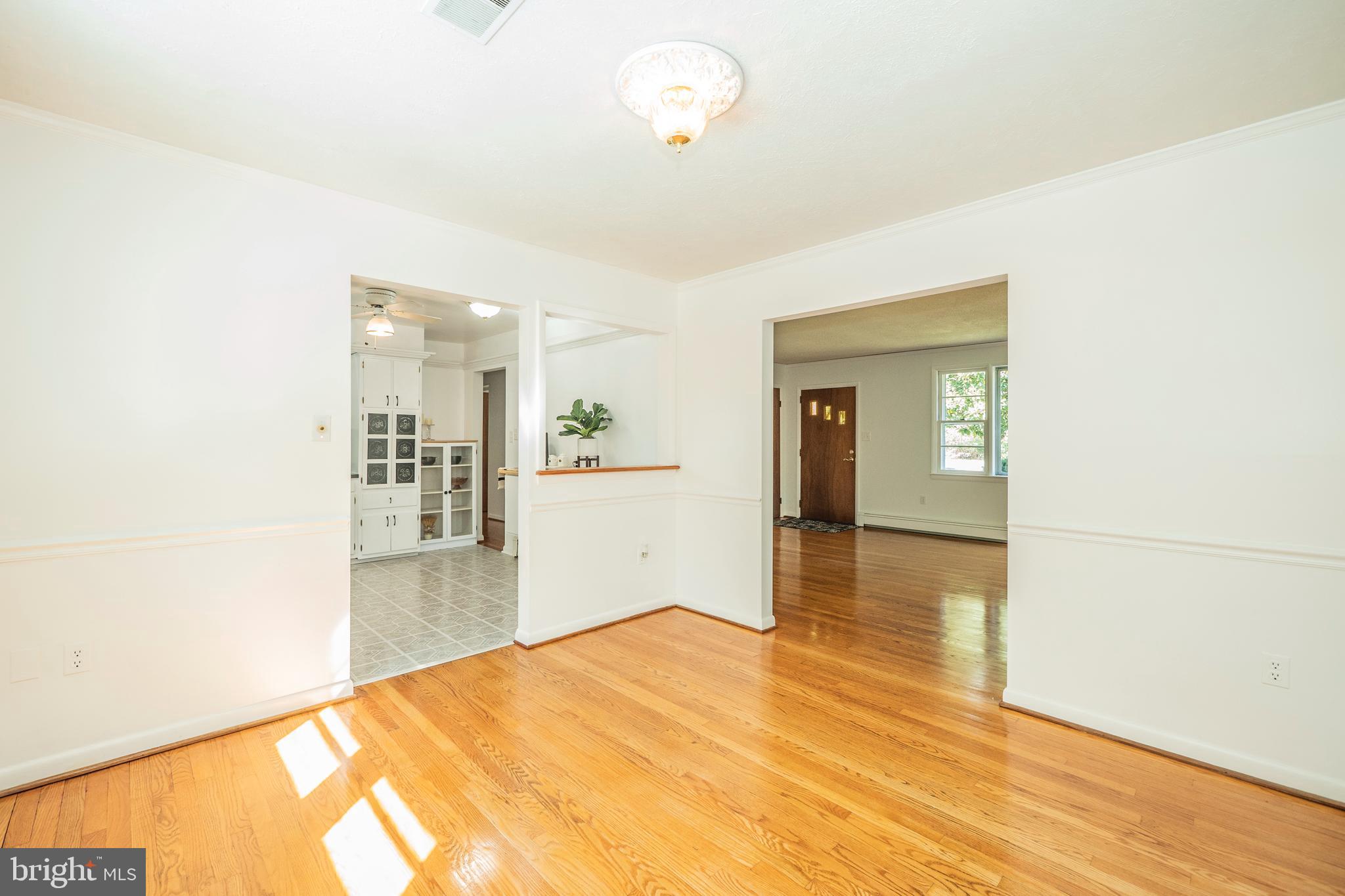 10930 Riverview Road Fort Washington, MD 20744 - Photo 10 of 64 Main Level - Dining Room