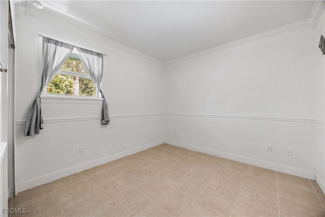 360 18th Street Northeast Naples, FL 34120 - Photo 31 of 37 a view of small space