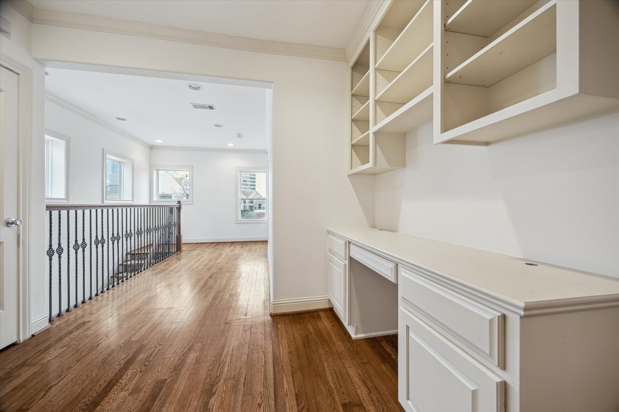 1909 West Lamar Street Houston, TX 77019 - Photo 25 of 31 Another view of the hallway office space.