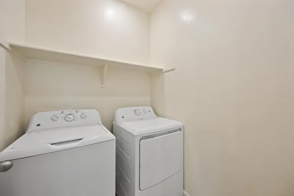 $2,200 | 1630 East Grove Street, Phoenix, AZ 85040