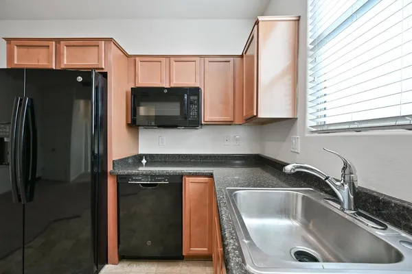 $2,200 | 1630 East Grove Street, Phoenix, AZ 85040