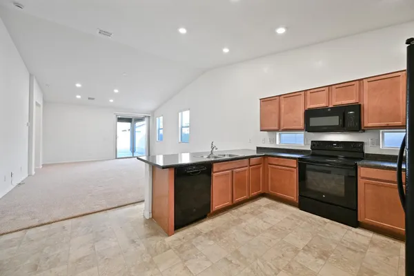 $2,200 | 1630 East Grove Street, Phoenix, AZ 85040
