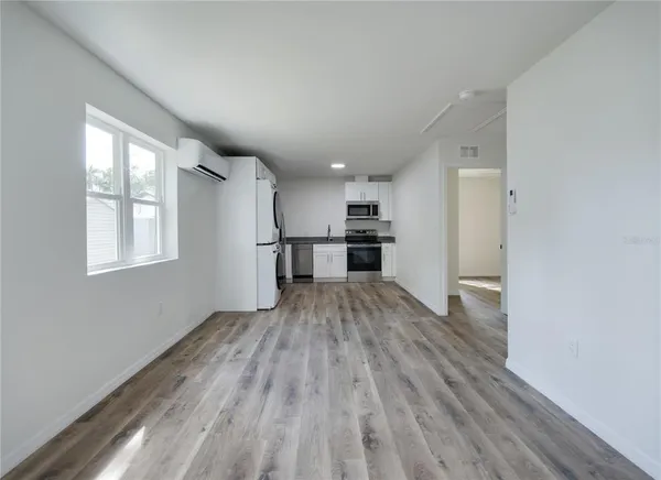 $1,875 | 767 19th Avenue South, St. Petersburg, FL 33705