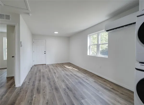 $1,875 | 767 19th Avenue South, St. Petersburg, FL 33705