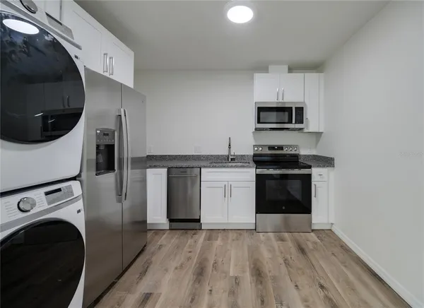 $1,875 | 767 19th Avenue South, St. Petersburg, FL 33705