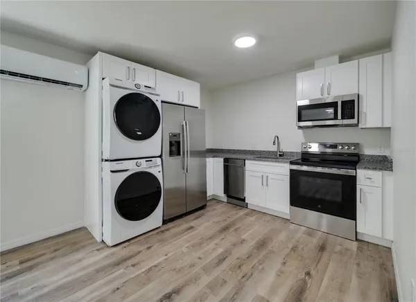 $1,875 | 767 19th Avenue South, St. Petersburg, FL 33705
