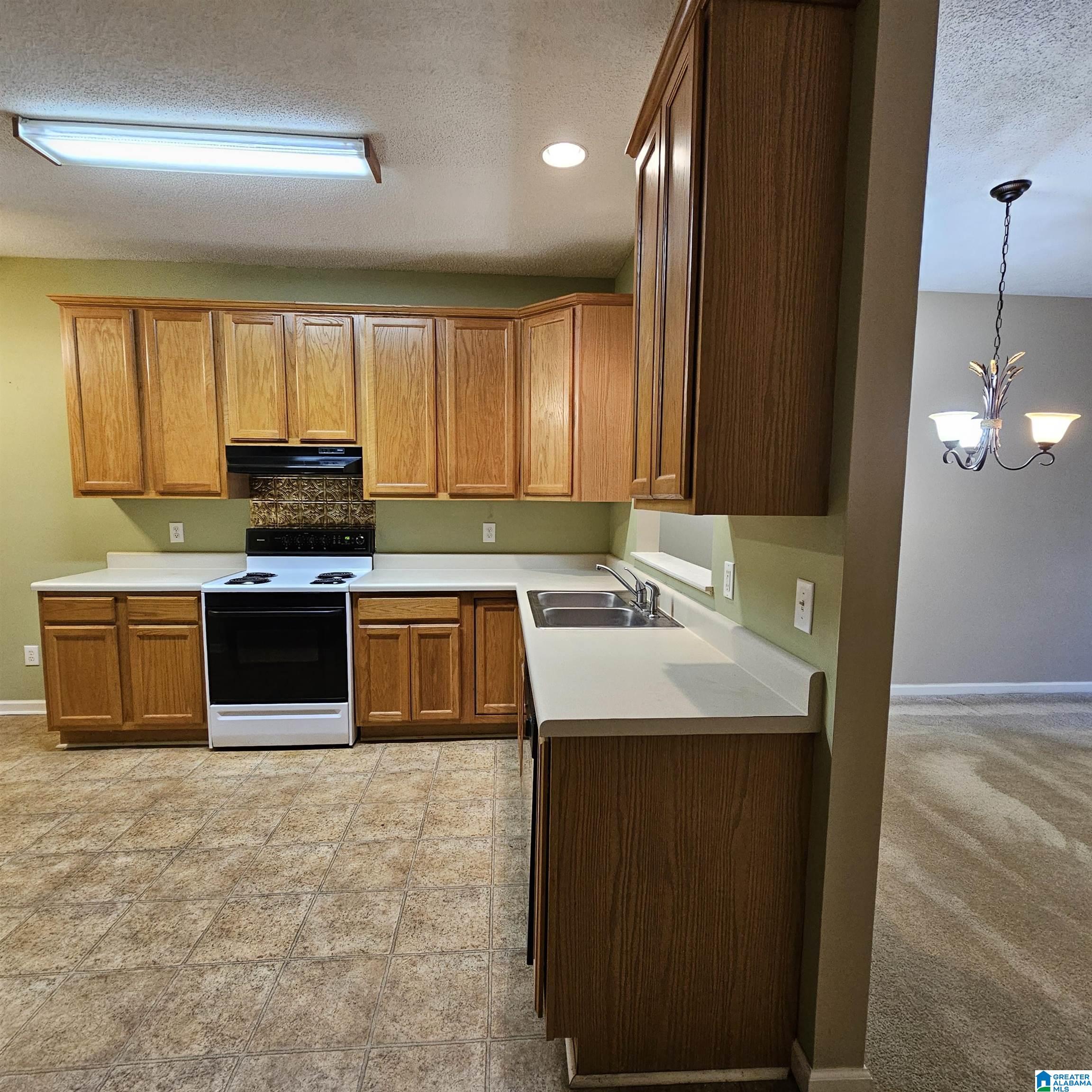 1809 Copperfield Lane Center Point, AL 35215 - Photo 10 of 35