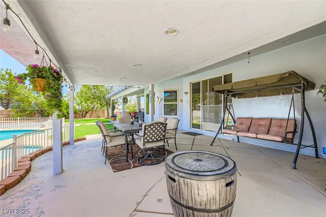 $1,390,000 | 8640 Horse Drive, Las Vegas, NV 89143