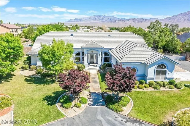 $1,390,000 | 8640 Horse Drive, Las Vegas, NV 89143