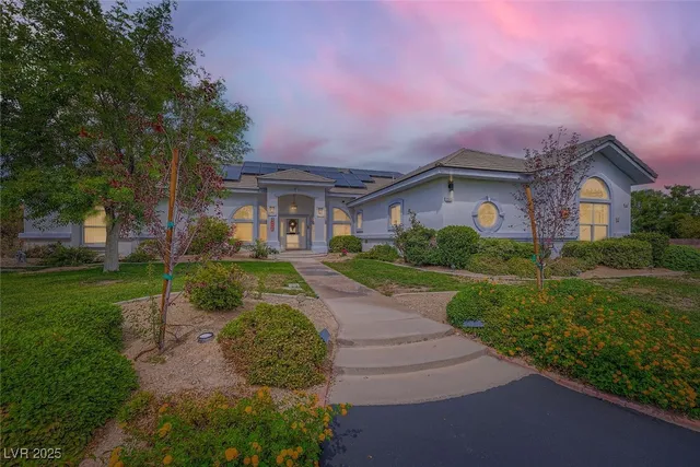 $1,390,000 | 8640 Horse Drive, Las Vegas, NV 89143