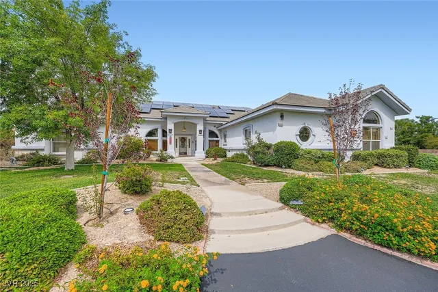 $1,390,000 | 8640 Horse Drive, Las Vegas, NV 89143