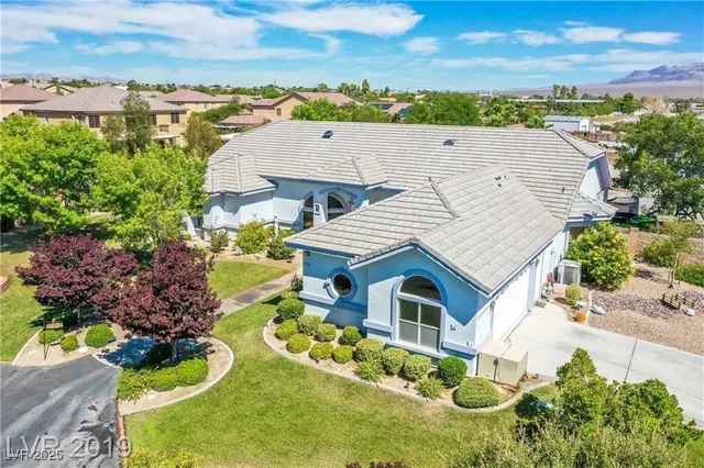 $1,390,000 | 8640 Horse Drive, Las Vegas, NV 89143