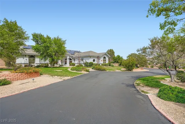 $1,390,000 | 8640 Horse Drive, Las Vegas, NV 89143