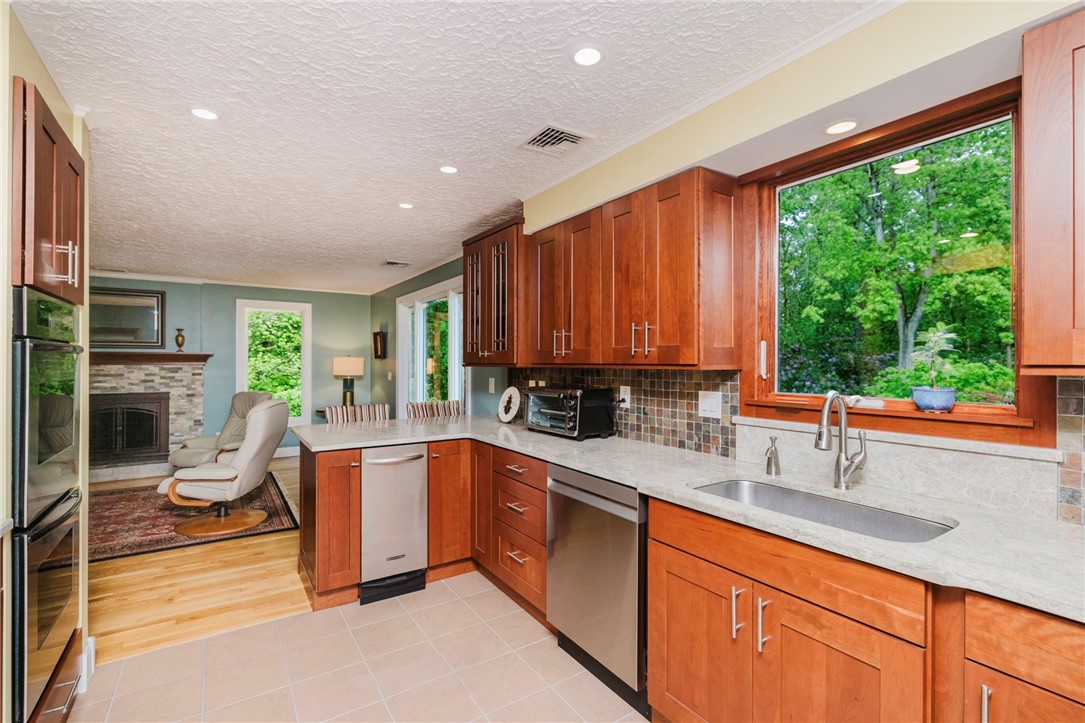 21 Hickory Ridge Road Rehoboth, MA 02769 - Photo 8 of 48 Gallery Image 8