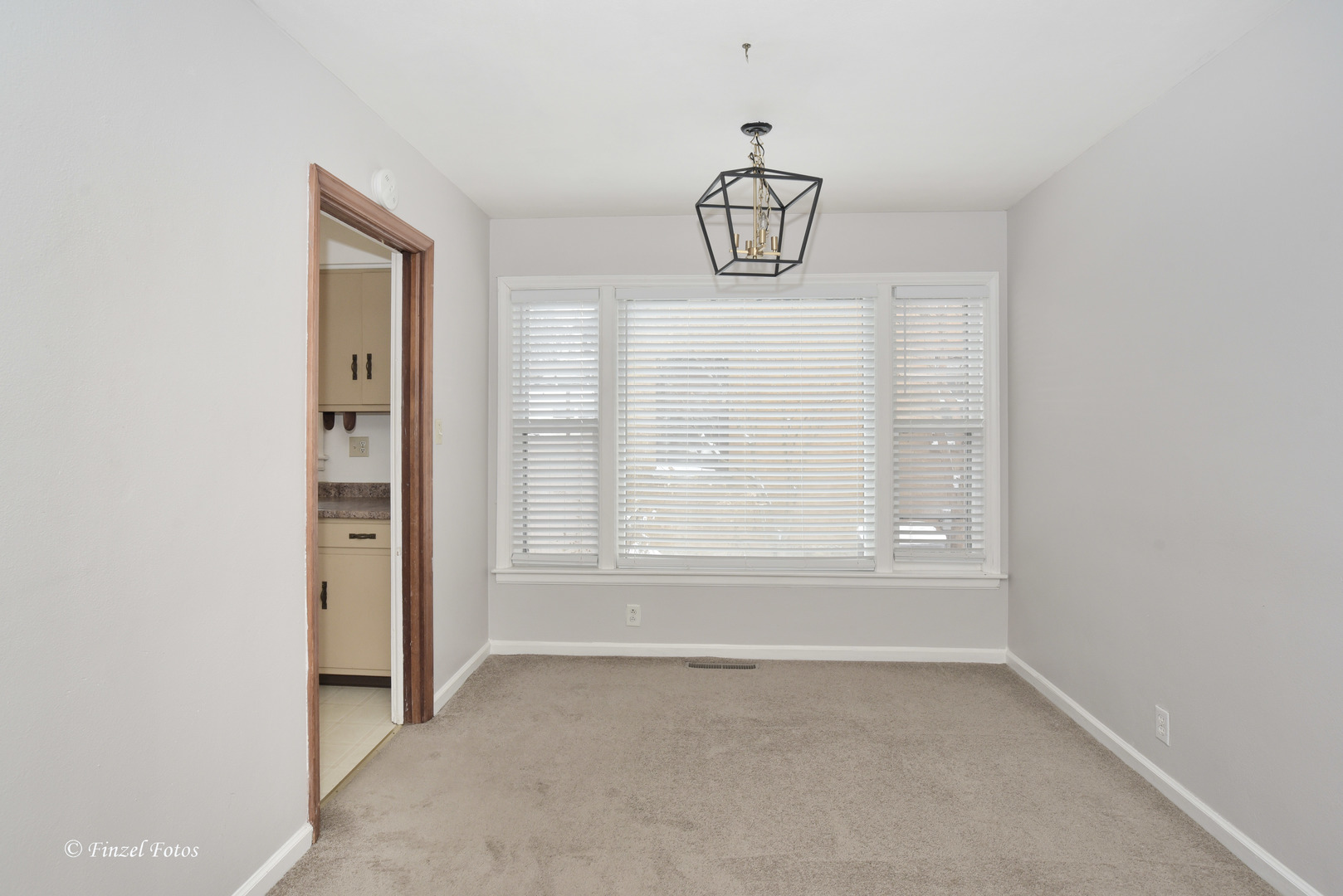 800 Morgan Street Elgin, IL 60123 - Photo 4 of 11