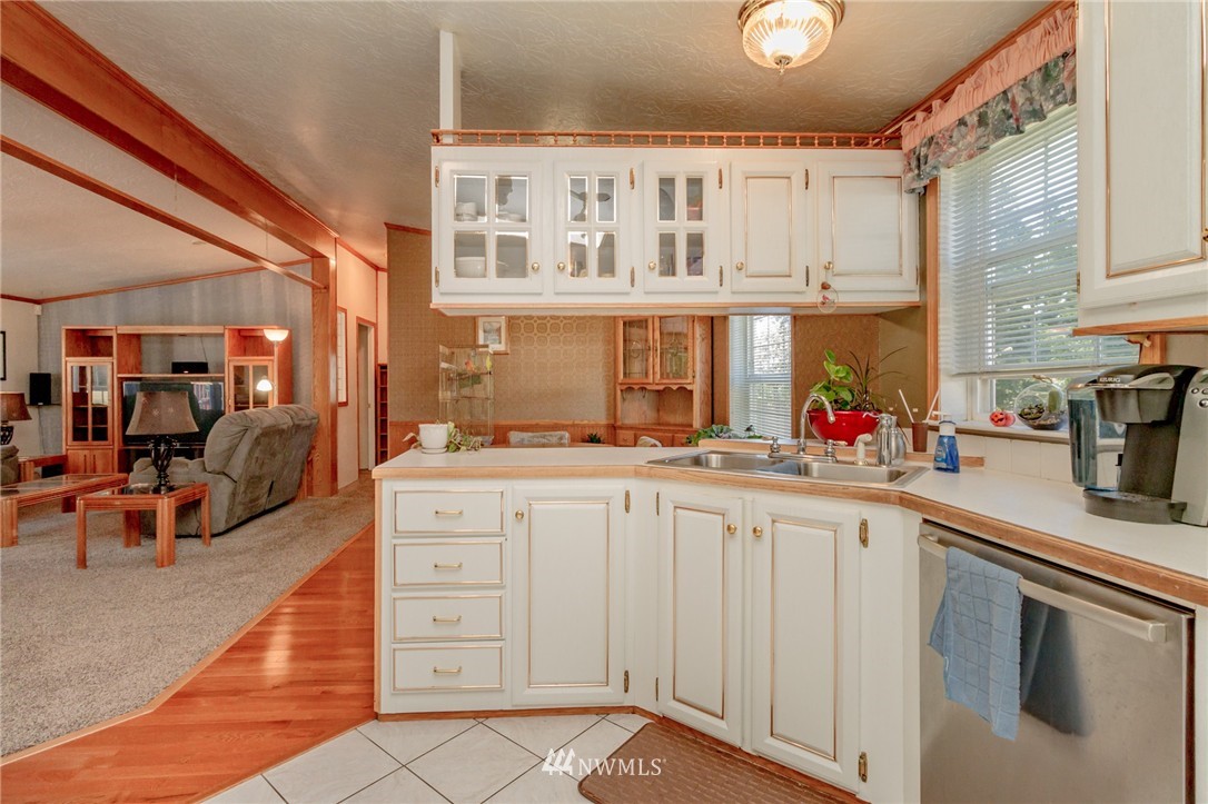 14119 160th Avenue Southeast Renton, WA 98059 - Photo 8 of 25 Gallery Image 8