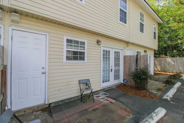 $1,950 | 1423 Ashley River Road, Unit 2C, Charleston, SC 29407