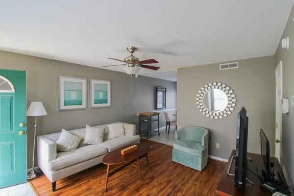 $1,950 | 1423 Ashley River Road, Unit 2C, Charleston, SC 29407