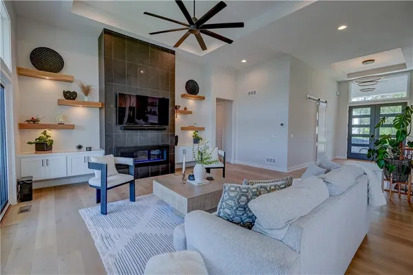 $1,799,990 | 42 Bison Falls Circle, Lake Winnebago, MO 64034