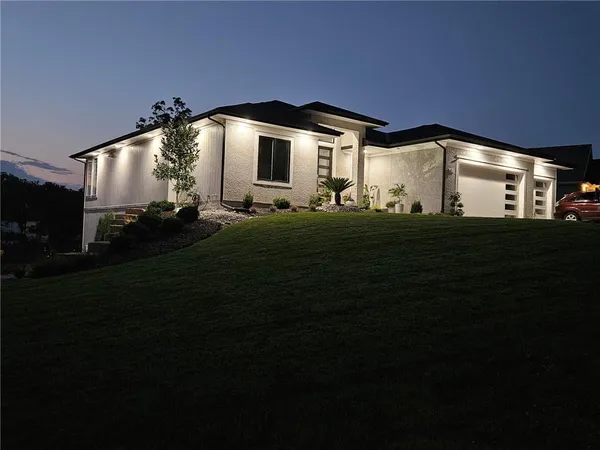 $1,799,990 | 42 Bison Falls Circle, Lake Winnebago, MO 64034