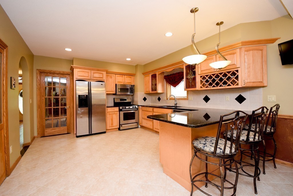 76 Bronson Terrace Springfield, MA 01108 - Photo 5 of 30 Gallery Image 5