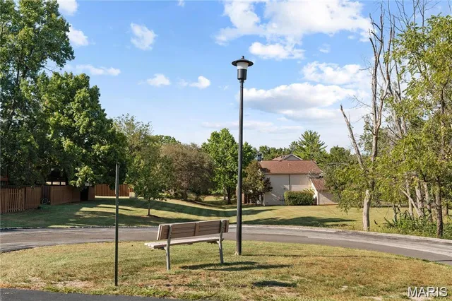 $280,000 | 640 Painted Vista Drive, Ballwin, MO 63021