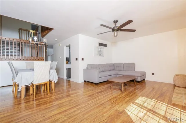 $280,000 | 640 Painted Vista Drive, Ballwin, MO 63021