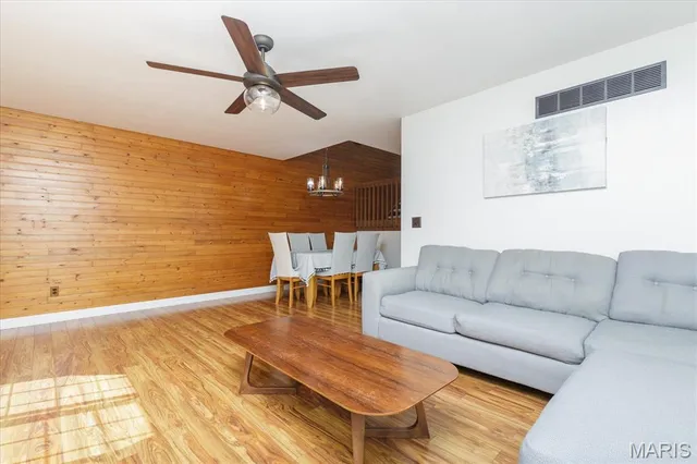 $280,000 | 640 Painted Vista Drive, Ballwin, MO 63021