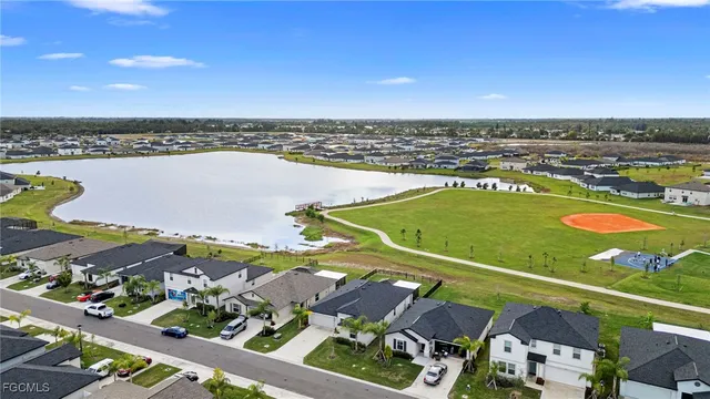 $2,400 | 17741 Paradiso Way, North Fort Myers, FL 33917