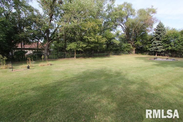 1202 Spring Bay Road East Peoria, IL 61611 - Photo 32 of 36 Gallery Image 32