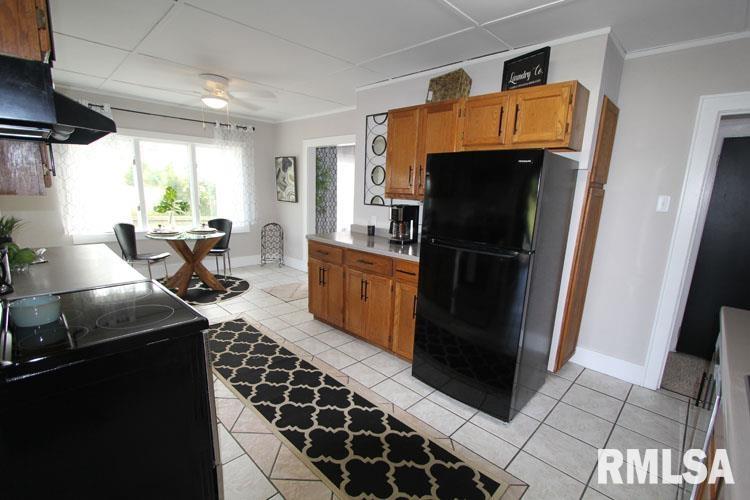 1202 Spring Bay Road East Peoria, IL 61611 - Photo 8 of 36 Gallery Image 8