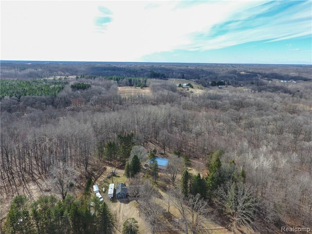 1899 Indian Road Lapeer, MI 48446 - Photo 12 of 25 1899 Indian-53.jpg