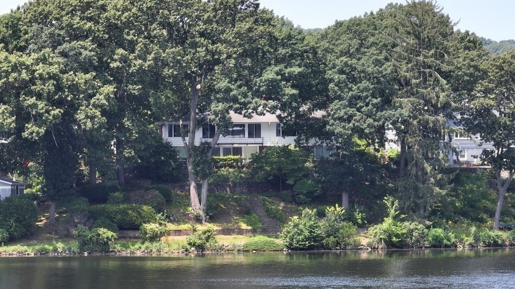 39 Beverly Road Arlington, MA 02474 - Photo 33 of 37