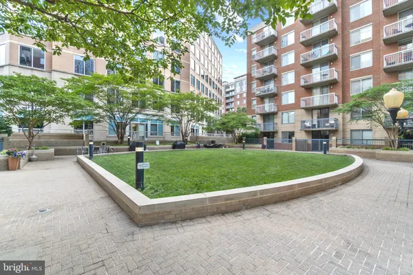 $429,900 | 3835 9th Street North, Unit 405W, Arlington, VA 22203