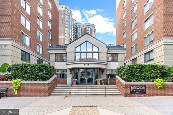 $429,900 | 3835 9th Street North, Unit 405W, Arlington, VA 22203