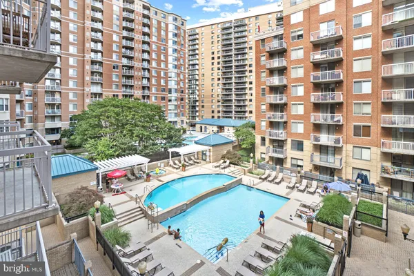 $429,900 | 3835 9th Street North, Unit 405W, Arlington, VA 22203