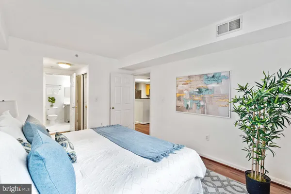 $429,900 | 3835 9th Street North, Unit 405W, Arlington, VA 22203