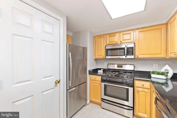 $429,900 | 3835 9th Street North, Unit 405W, Arlington, VA 22203