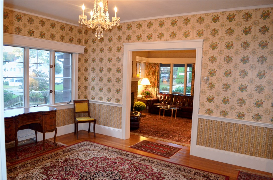 196 Oakley Road Woonsocket, RI 02895 - Photo 13 of 24 DINING ROOM