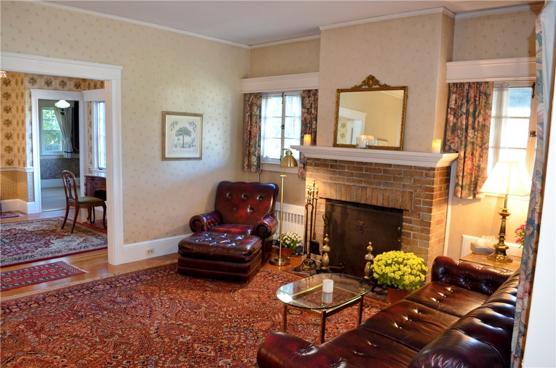 196 Oakley Road Woonsocket, RI 02895 - Photo 7 of 24 FAMILY ROOM