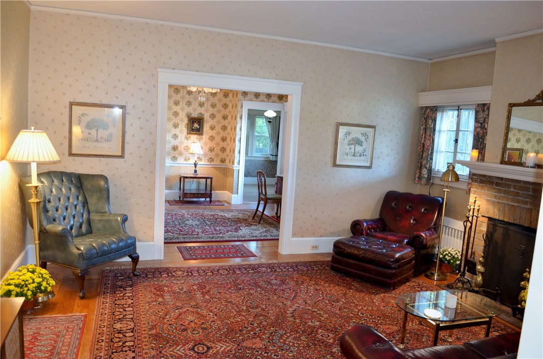 196 Oakley Road Woonsocket, RI 02895 - Photo 8 of 24 FAMILY ROOM