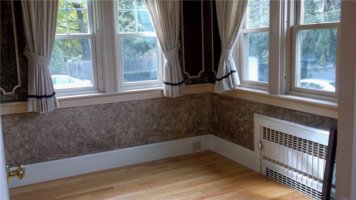 196 Oakley Road Woonsocket, RI 02895 - Photo 10 of 24 BREAKFAST ROOM