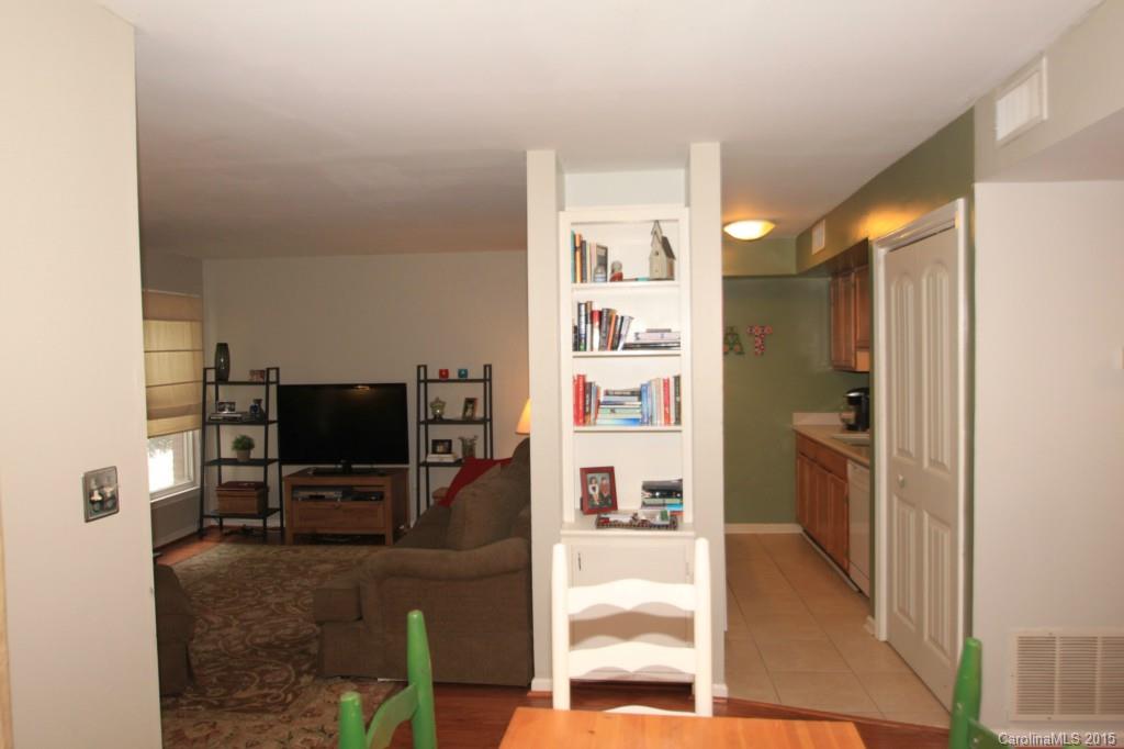 430 Queens Road, Unit 711 Charlotte, NC 28207 - Photo 3 of 9