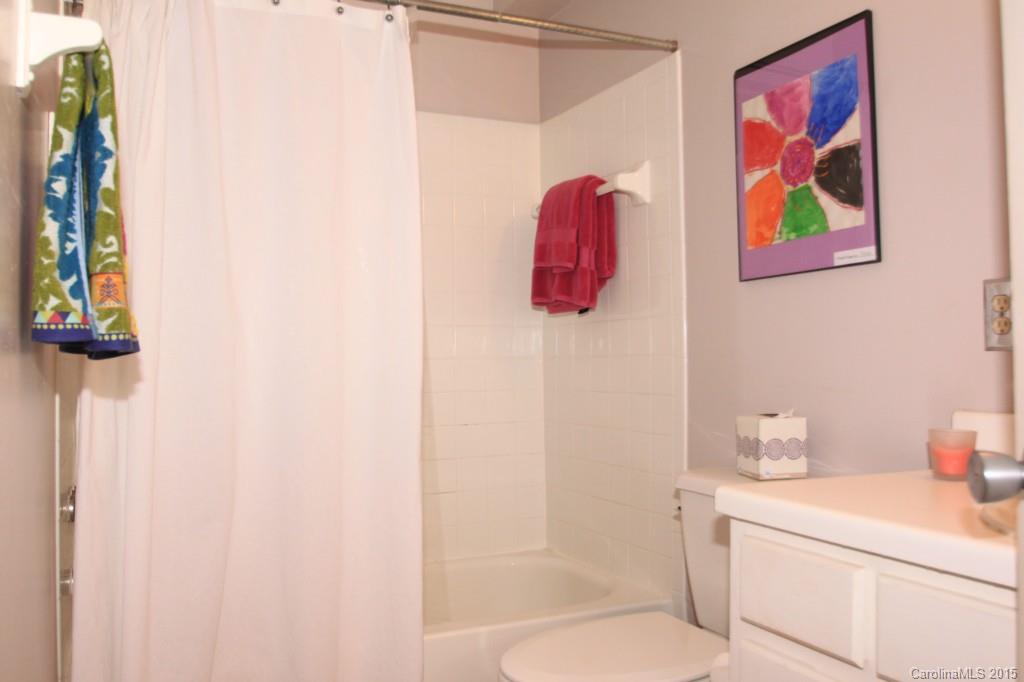 430 Queens Road, Unit 711 Charlotte, NC 28207 - Photo 7 of 9