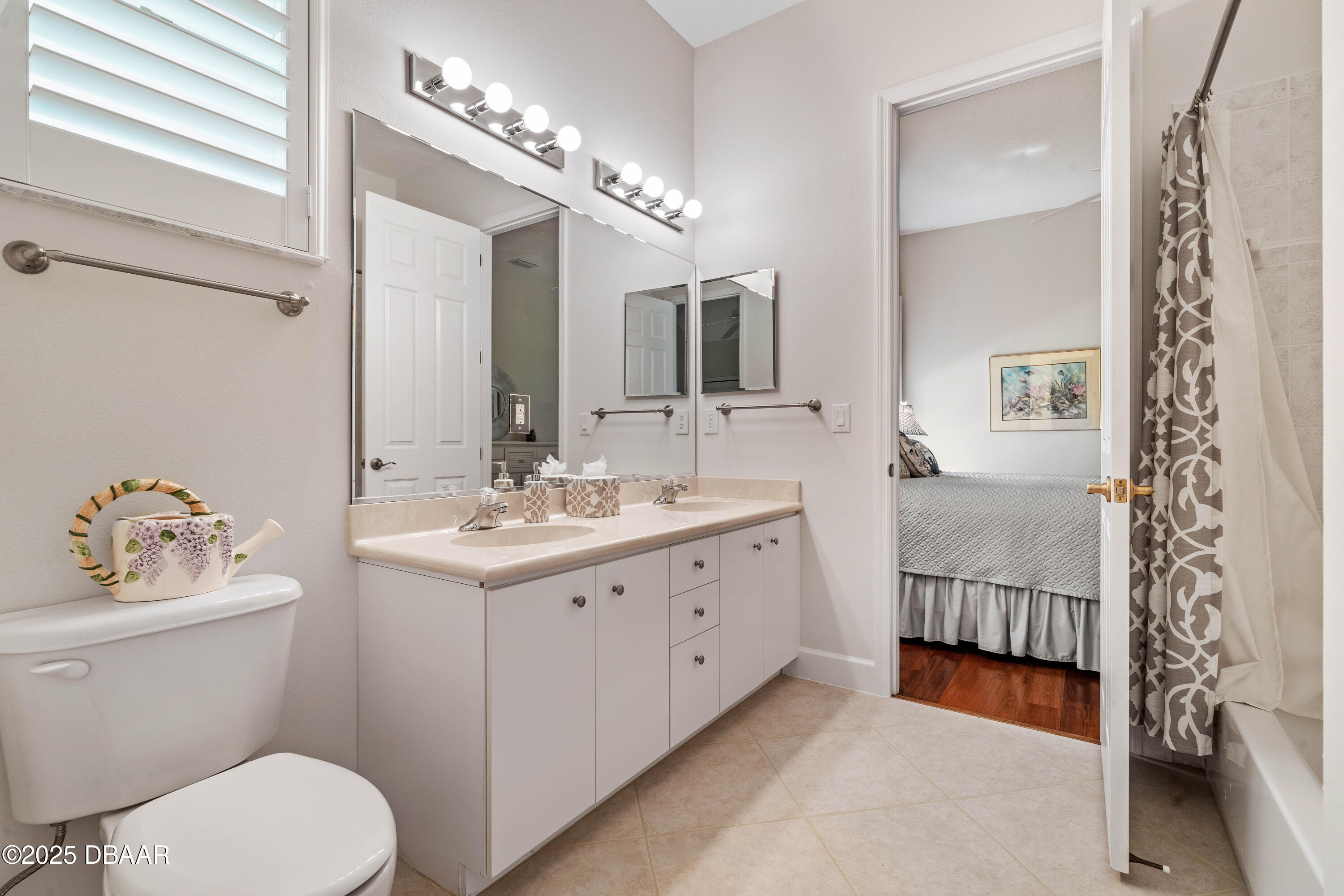 1005 Lake Bridge Drive Ormond Beach, FL 32174 - Photo 26 of 71 Jack-n-Jill Bathroom