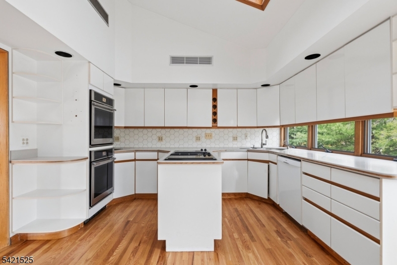 8 Bogert Road Montville, NJ 07058 - Photo 7 of 24