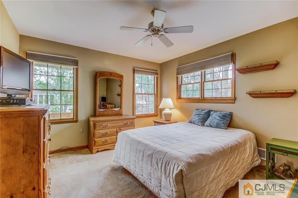 13 Railsedge Road Hillsborough, NJ 08844 - Photo 16 of 19 Gallery Image 16