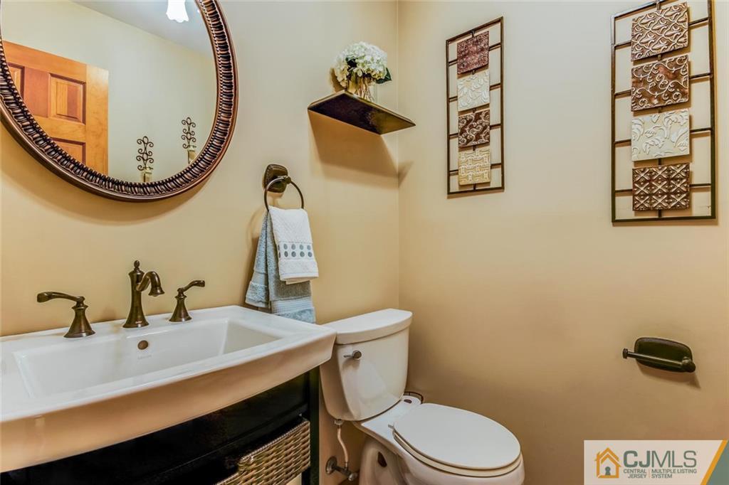 13 Railsedge Road Hillsborough, NJ 08844 - Photo 8 of 19 Gallery Image 8